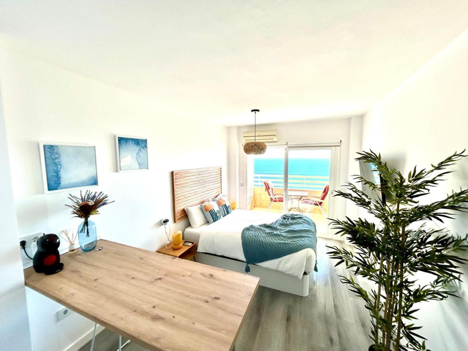 Апартаменти Stella Maris - Amazing Frontal Sea Views With Pool & Terrace By 10Tosea Фуенхірола Екстер'єр фото